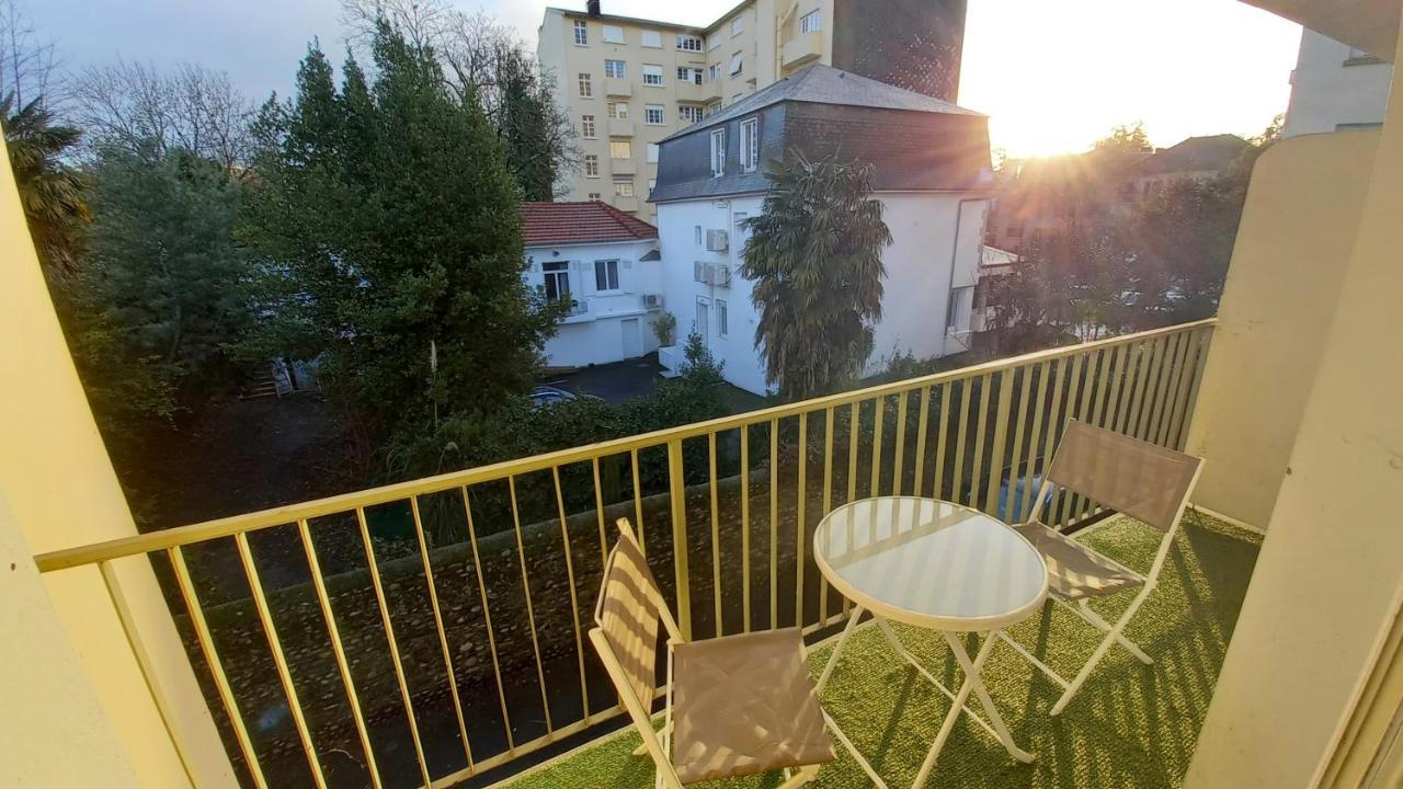 Au Petit Repere Palois -Studio - Centre Ville-Balcon-Wifi Fibre Pau Eksteriør billede